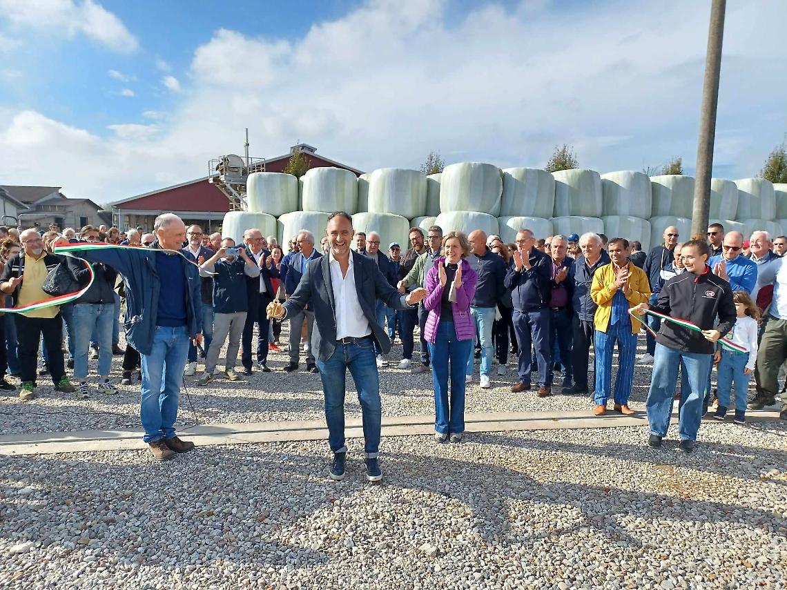 Il presidente Alberto Cortesi inaugura il suo nuovo biogas