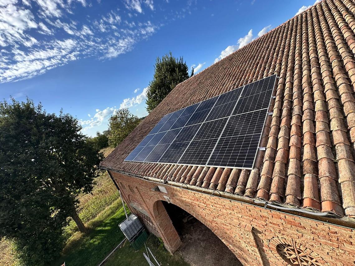 Prati stabili e fotovoltaico: «Privilegiare sempre l'installazione sugli edifici»